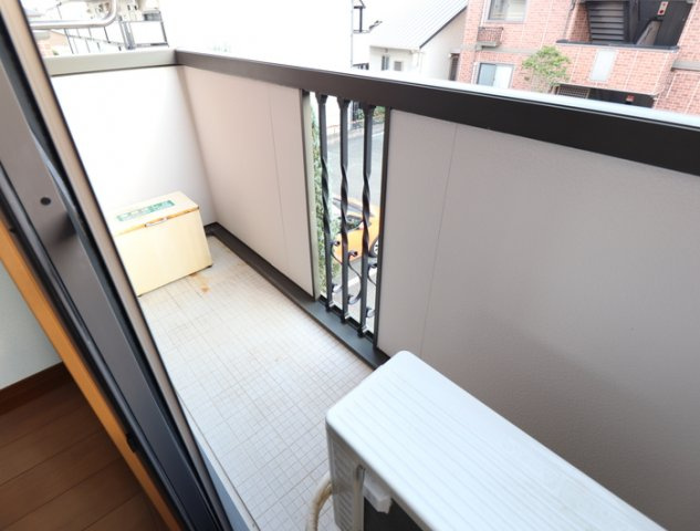 熊本市東区小峯３丁目のアパートのバルコニー