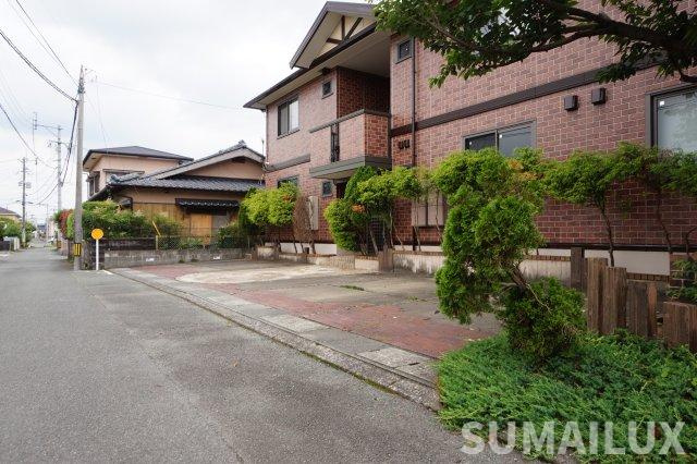 熊本市東区小峯３丁目のアパートの駐車場