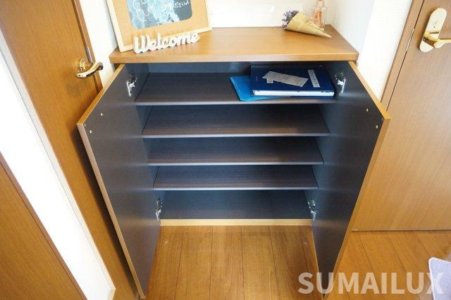 熊本市東区小峯３丁目のアパートの玄関