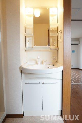 熊本市東区小峯３丁目のアパートの独立洗面台