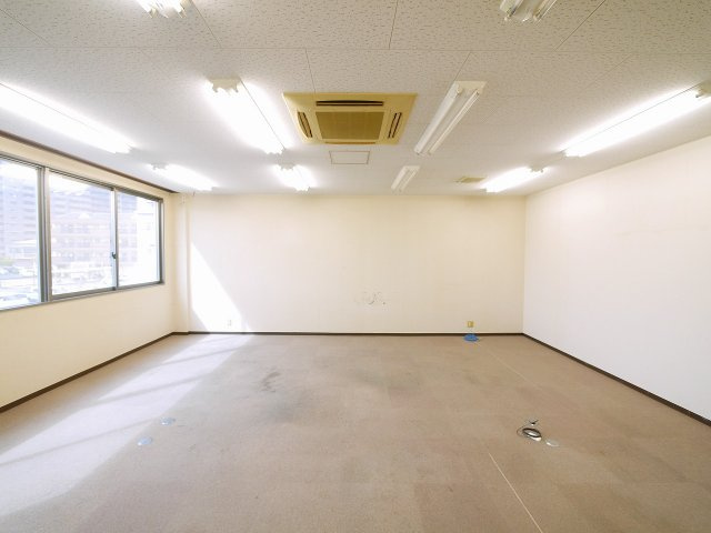 ナント駅東ビル