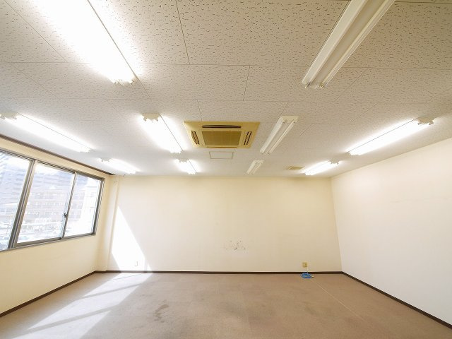 ナント駅東ビル