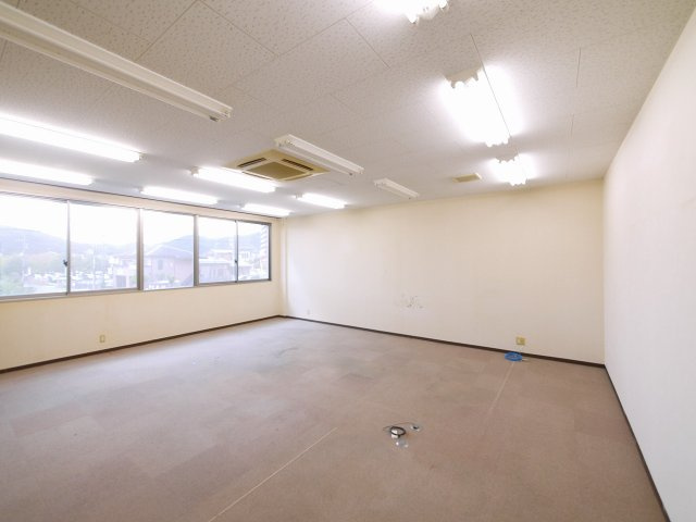 ナント駅東ビル