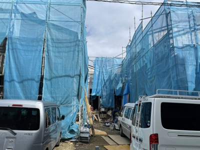 【前面道路含む現地写真】 | 仲介手数料無料　多摩市南野２丁目新築戸建て４棟　３号棟