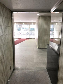 【エントランス】