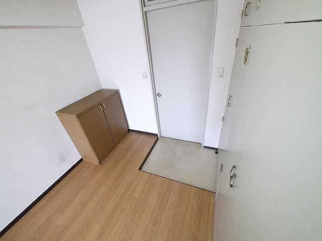 ガーデンハイツ高川の玄関