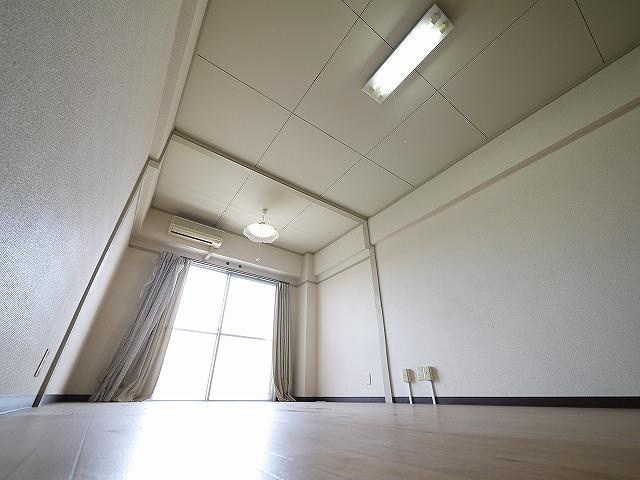 ガーデンハイツ高川の居間・リビング