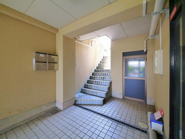 ガーデンハイツ高川のエントランス