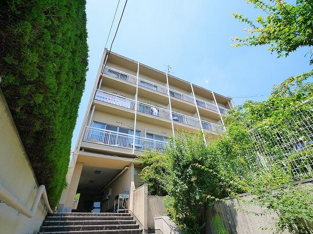 ガーデンハイツ高川の外観