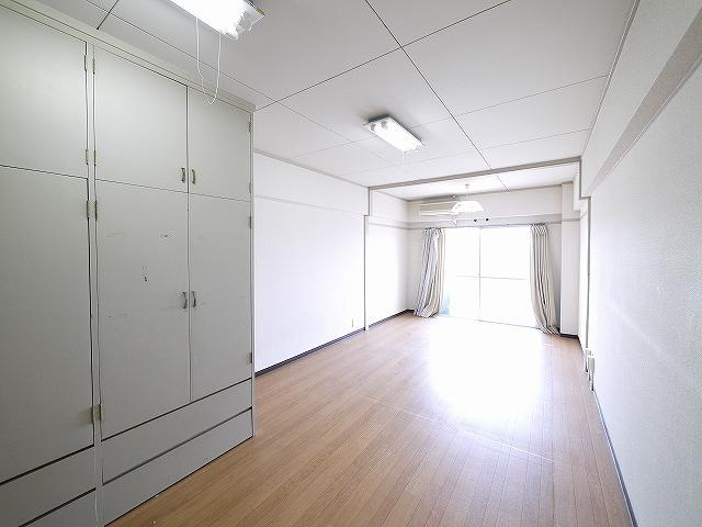 ガーデンハイツ高川の洋室