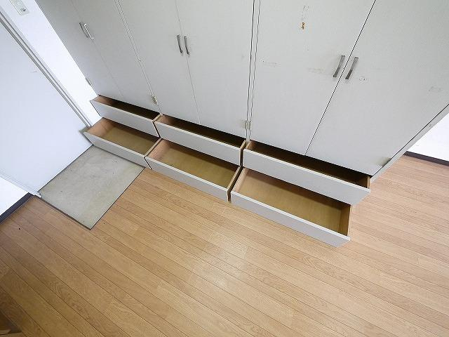 ガーデンハイツ高川の収納