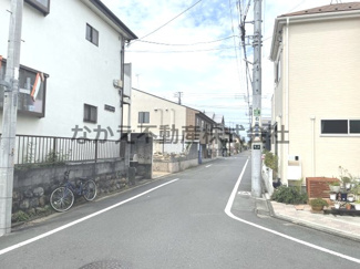 【前面道路含む現地写真】