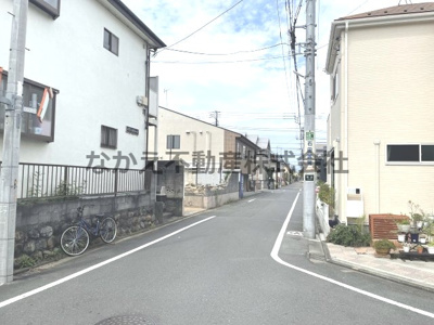 【前面道路含む現地写真】 | 仲介手数料無料　府中市四谷１丁目新築戸建て２棟　２号棟