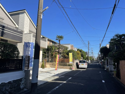 【前面道路含む現地写真】 | 仲介手数料無料　府中市四谷１丁目新築戸建て２棟　１号棟