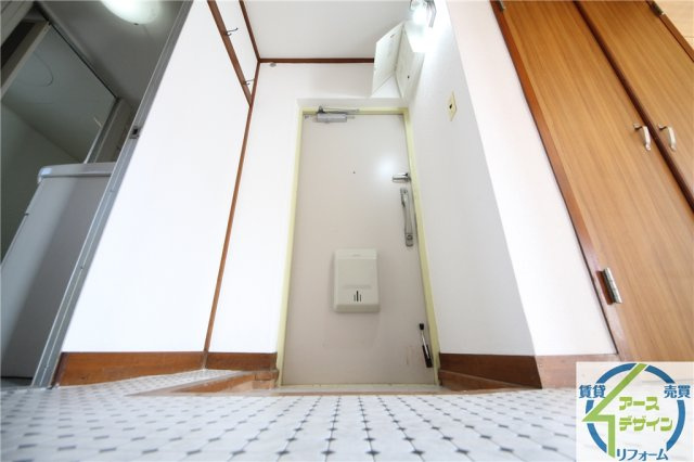 大久保東第4住宅　75号棟の玄関