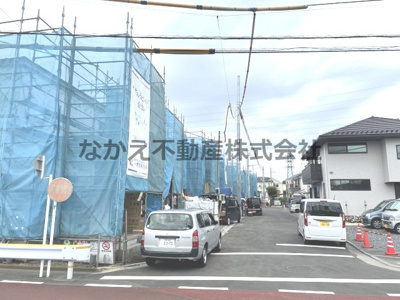 【前面道路含む現地写真】 | 仲介手数料無料　府中市西府町５丁目新築戸建て７棟　１号棟