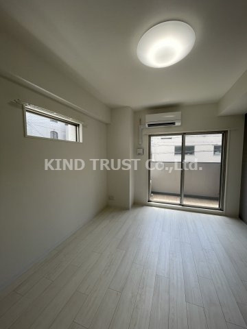 ミラージュパレス新梅田RIOの居間・リビング|ゆったりとしたリビングです