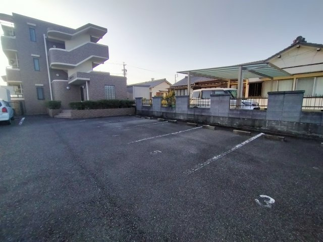 STARハイツ88の駐車場