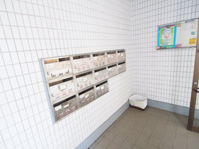 【エントランス】 | メモリーハウス７２