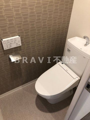 ラクラス堺筋本町　BRAVI不動産のトイレ|【フォーリアライズ堺筋本町】落ち着いたトイレです