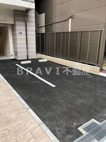 ラクラス堺筋本町　BRAVI不動産の駐車場|【フォーリアライズ堺筋本町】駐車場