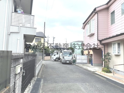 【前面道路含む現地写真】 | 府中市小柳町２丁目新築戸建て