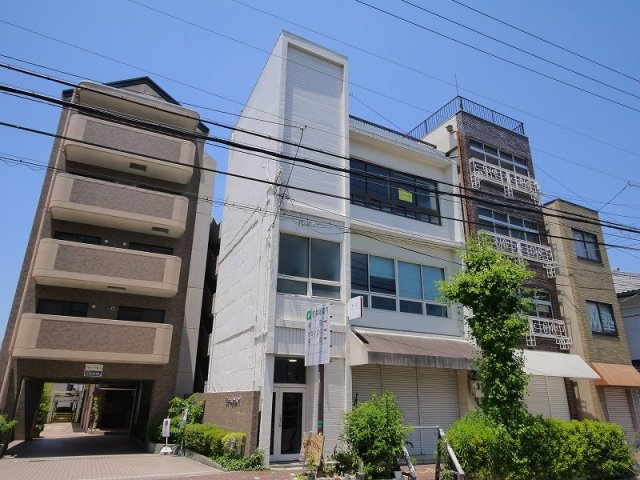 西井ビルの外観