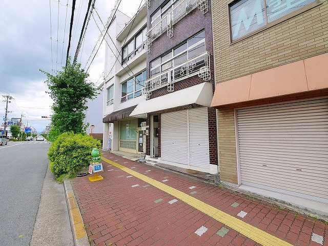 西井ビルの周辺