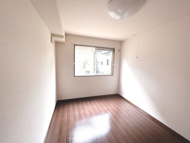 Urban　Luthetaの洋室