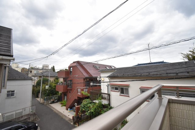 【展望】 | 杉並区阿佐谷南2丁目　中古戸建 | 景色を遮るものがないと、陽の光を長い時間浴びられます。空気も澄んでいるように感じますね。