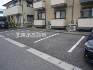 【駐車場】