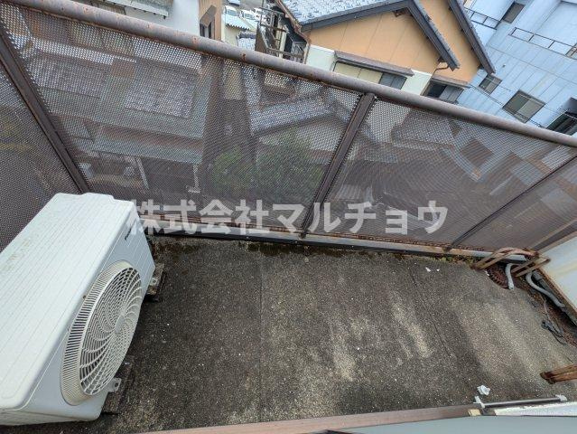 マウンティングッズのバルコニー|お洗濯にも便利なバルコニー付き