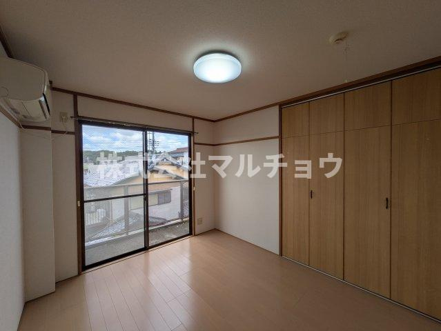 マウンティングッズの洋室|明るい洋室です