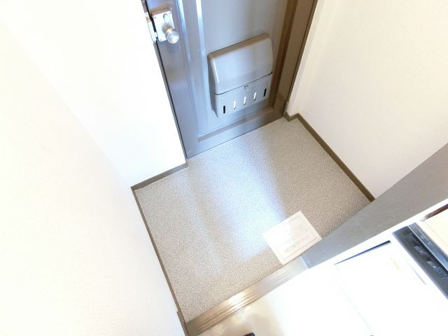 シティコート滝谷の玄関