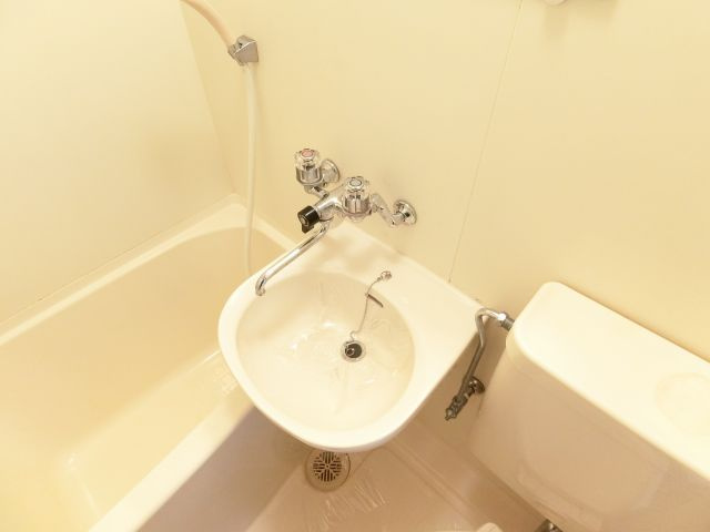 シティコート滝谷の洗面所