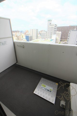 レジディア新大阪のバルコニー
