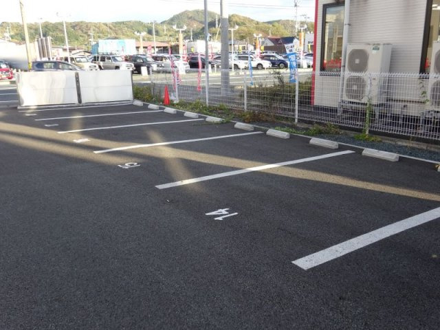エストポミエの駐車場