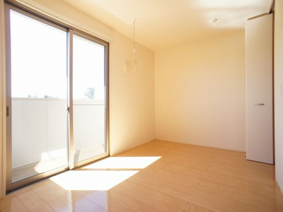 【子供部屋】 | ロイヤルプラザＡ | お部屋がスッキリ！充実収納付きです♪