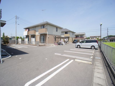 【駐車場】 | ロイヤルプラザＡ | 駐車場2台込みです♪