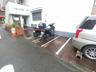 【その他共用部分】 | ベターハウス天神橋 | バイク置場です。