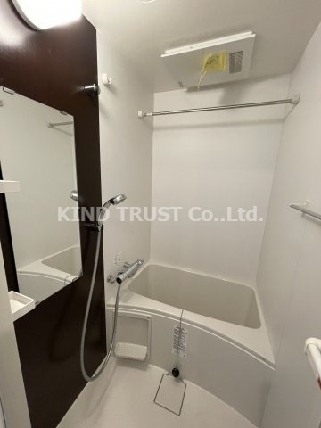 フォーリアライズ梅田レーベンの浴室