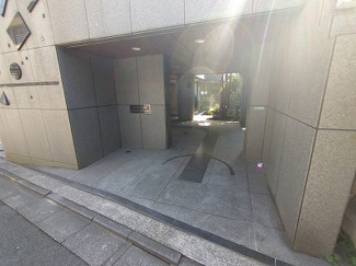 【エントランス】 | 建物の内部です