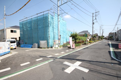 【前面道路含む現地写真】 | 三郷市彦糸第2全17棟　10号棟