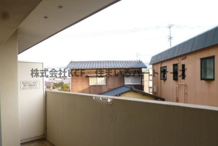 サンフラワー津福のバルコニー|お洗濯にも便利なバルコニー付き