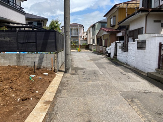 【前面道路含む現地写真】