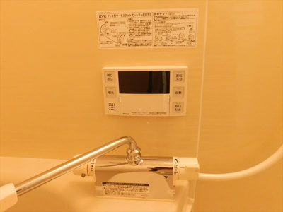【設備】 | リッツ石塚 | 浴室内　給湯器