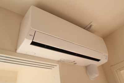 【設備】 | リッチ・モンド | リビングにあるエアコン