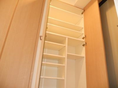 エヴァーステージ京都二条の収納|シューズＢＯＸ