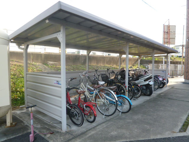 倉敷市中庄のアパートのその他共用部分|自転車置き場