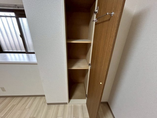 藤和シティコープ河辺Ⅱの収納|洋室（5.2帖）の収納